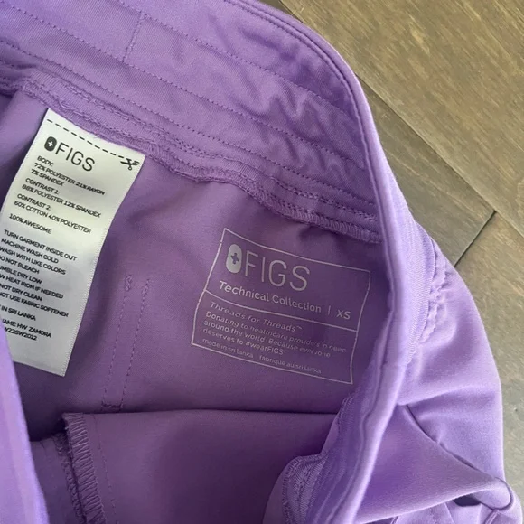 Lilac Dawn Scrub Set - Picture 8 of 9